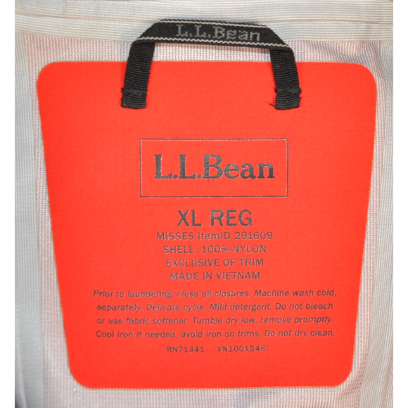 LL Bean Rain Jacket Misses Size XL Red Trail Model 291609 Waterproof Hooded - Picture 2 of 7
